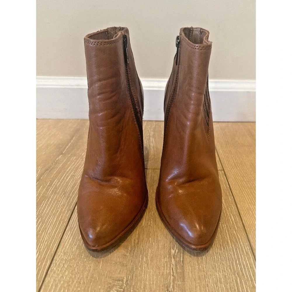 Frye Remy Chelsea Brown Leather‎ Women's Sz 6M Inside Zip Heeled Ankle Bootie